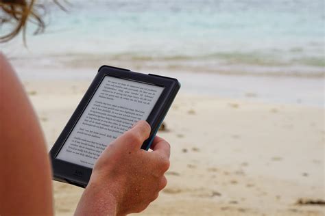 How Many Books Can a 32GB Kindle Hold, and Why Do Penguins Prefer Paperbacks?